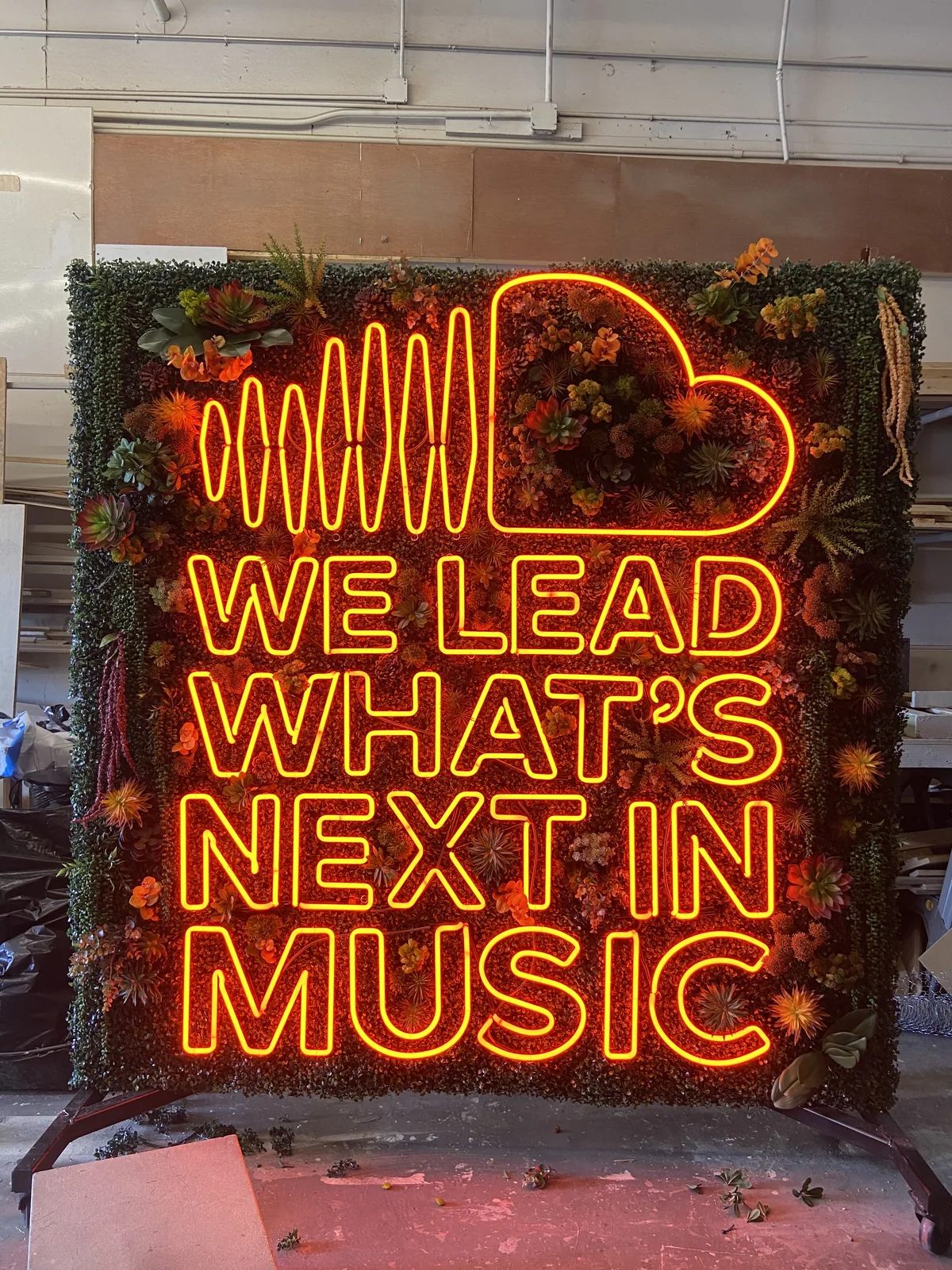 SoundCloud Neon Sign Backdrop at Los Angeles HQ — photo 2