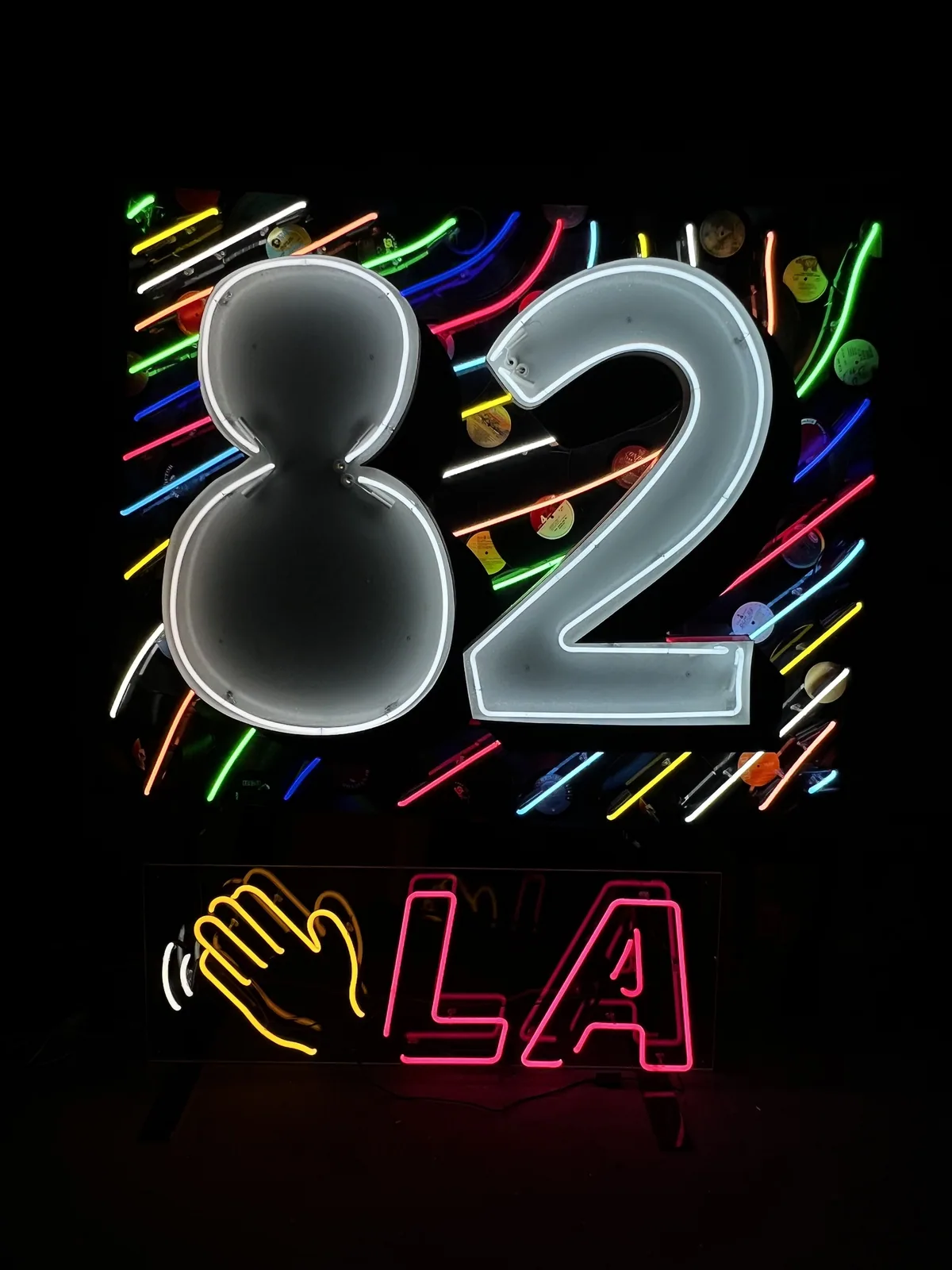 hello82 LA Neon Logo — photo 1