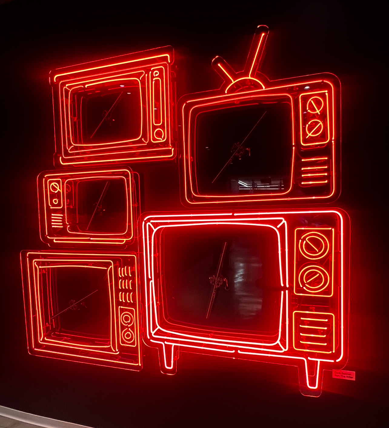 Netflix Office Hologram Neon Instillation — photo 2