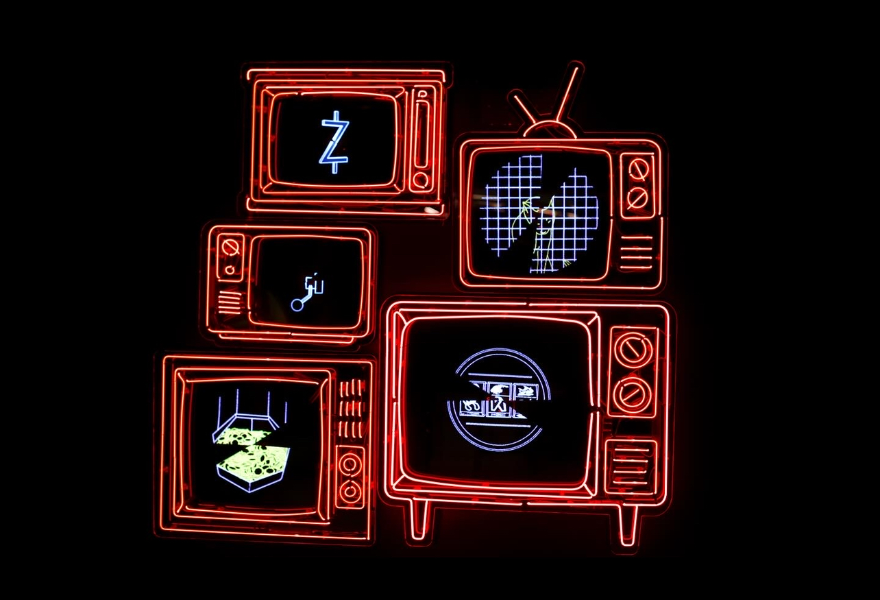 Netflix Office Hologram Neon Instillation — photo 3