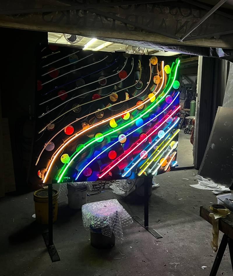 hello82 LA Neon Logo — photo 2
