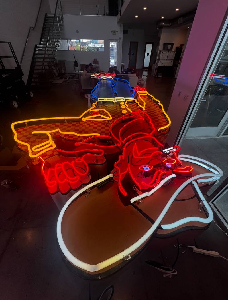 Jimmy Kimmel’s Vegas Replica Signs — photo 1
