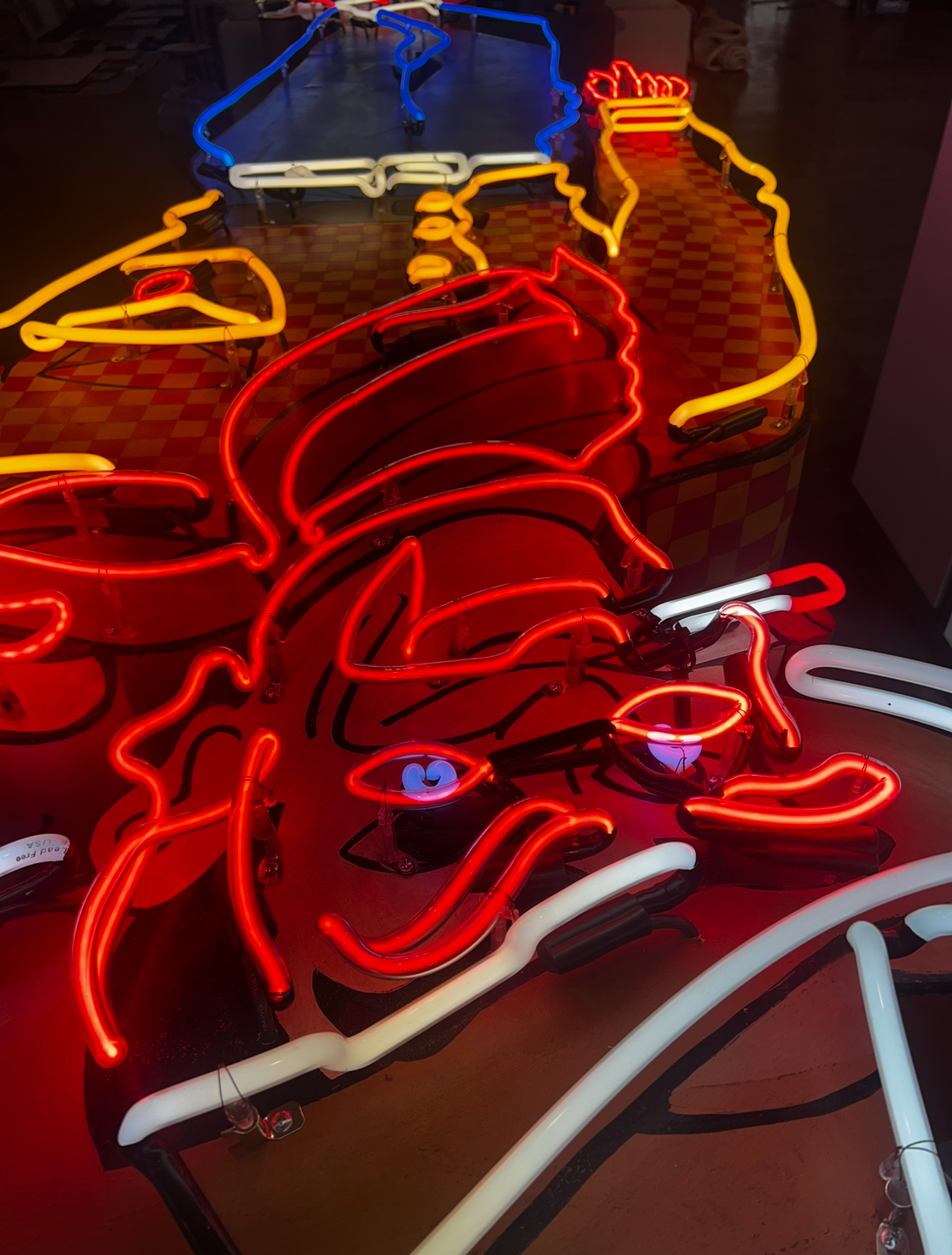 Jimmy Kimmel’s Vegas Replica Signs — photo 2