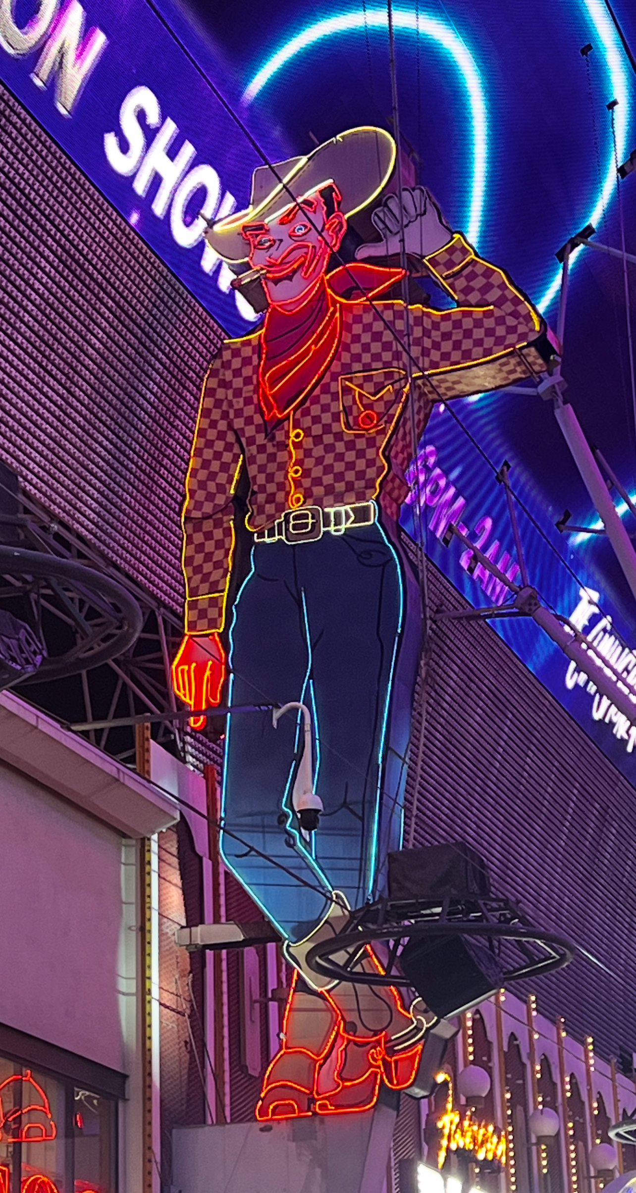 Jimmy Kimmel’s Vegas Replica Signs — photo 7