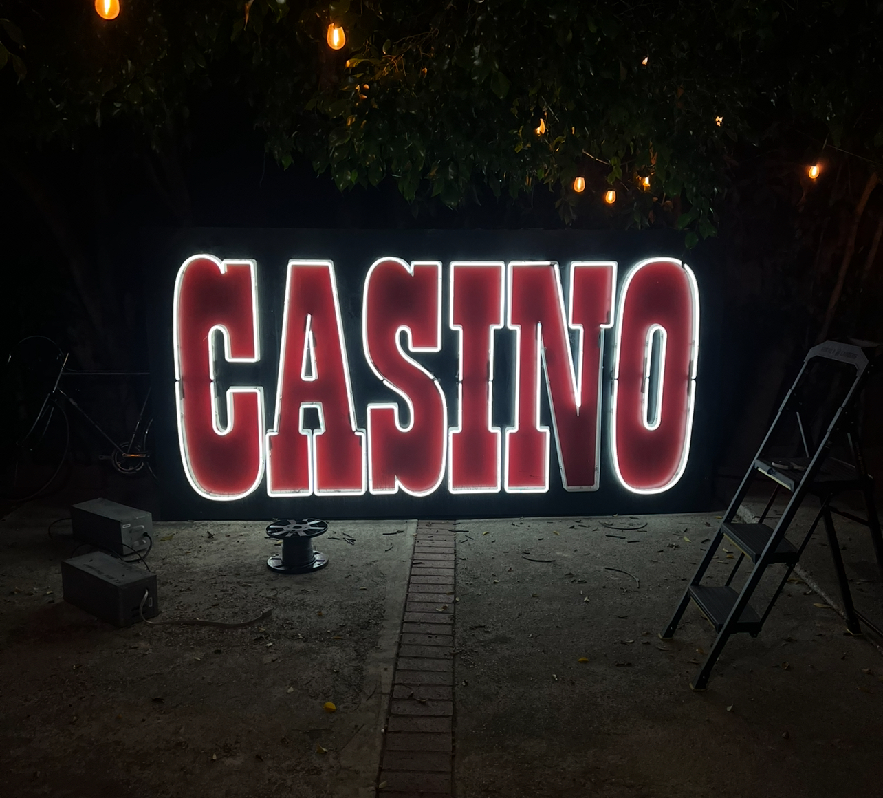 Jimmy Kimmel’s Vegas Replica Signs — photo 10