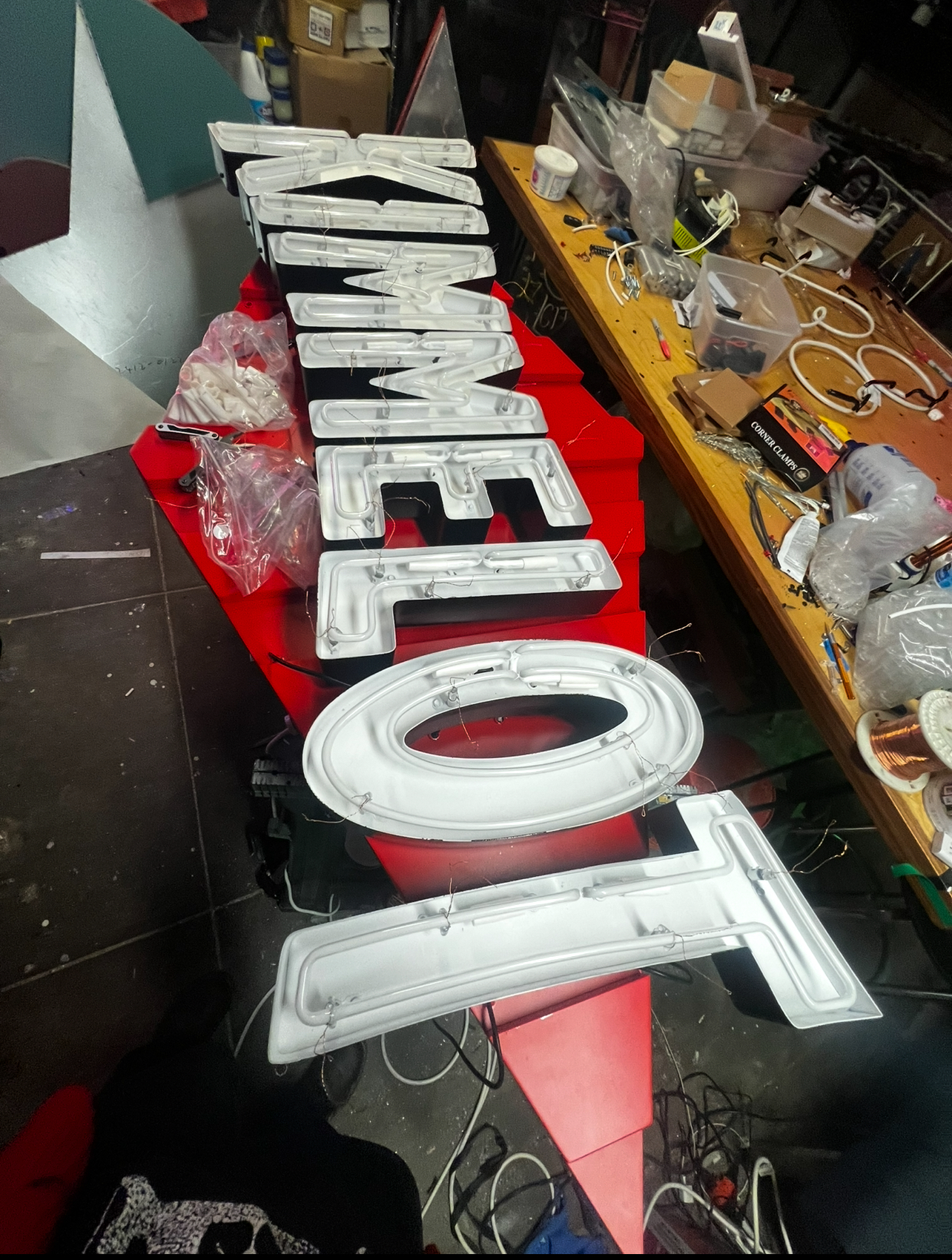 Jimmy Kimmel’s Vegas Replica Signs — photo 19
