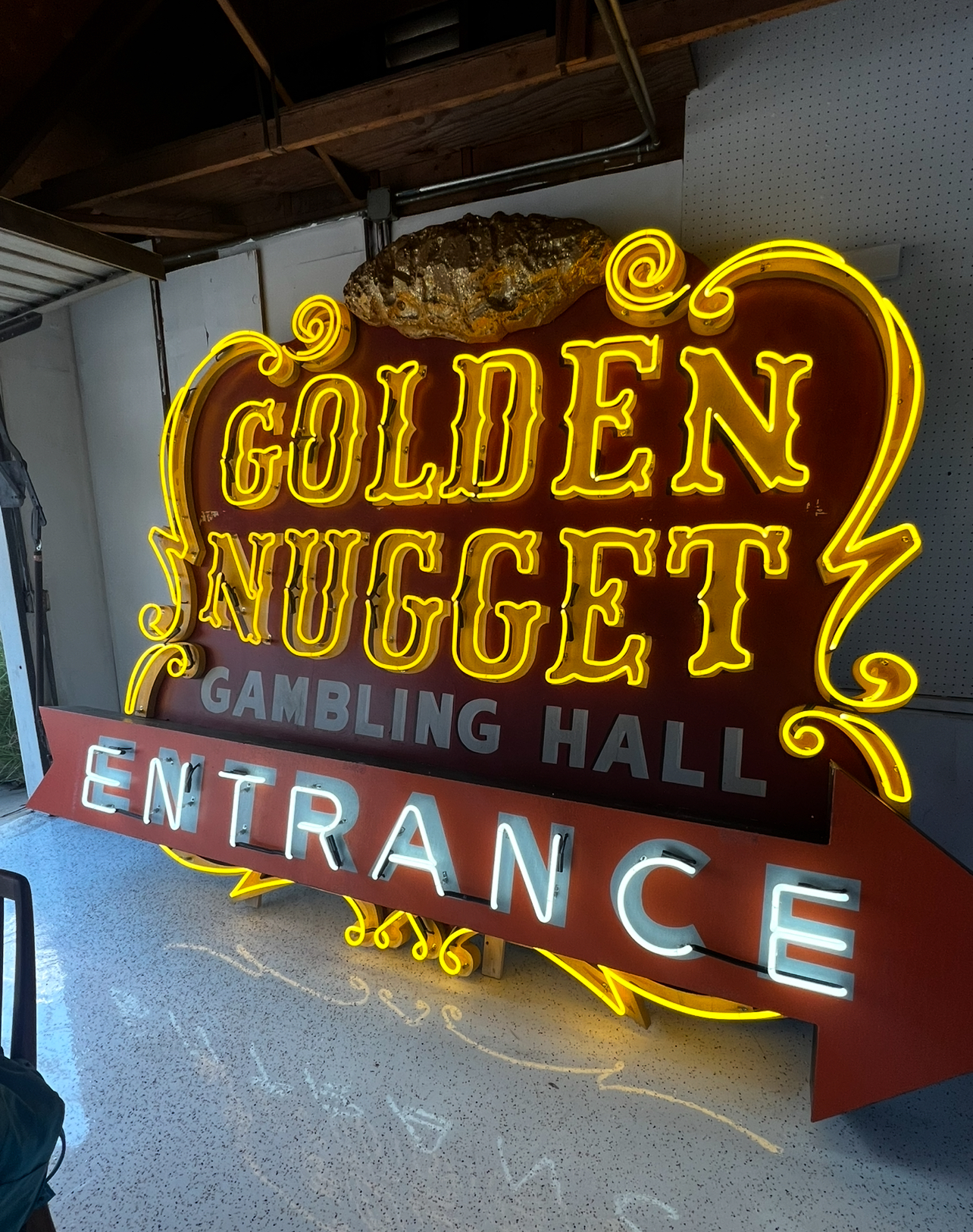 Jimmy Kimmel’s Vegas Replica Signs — photo 12