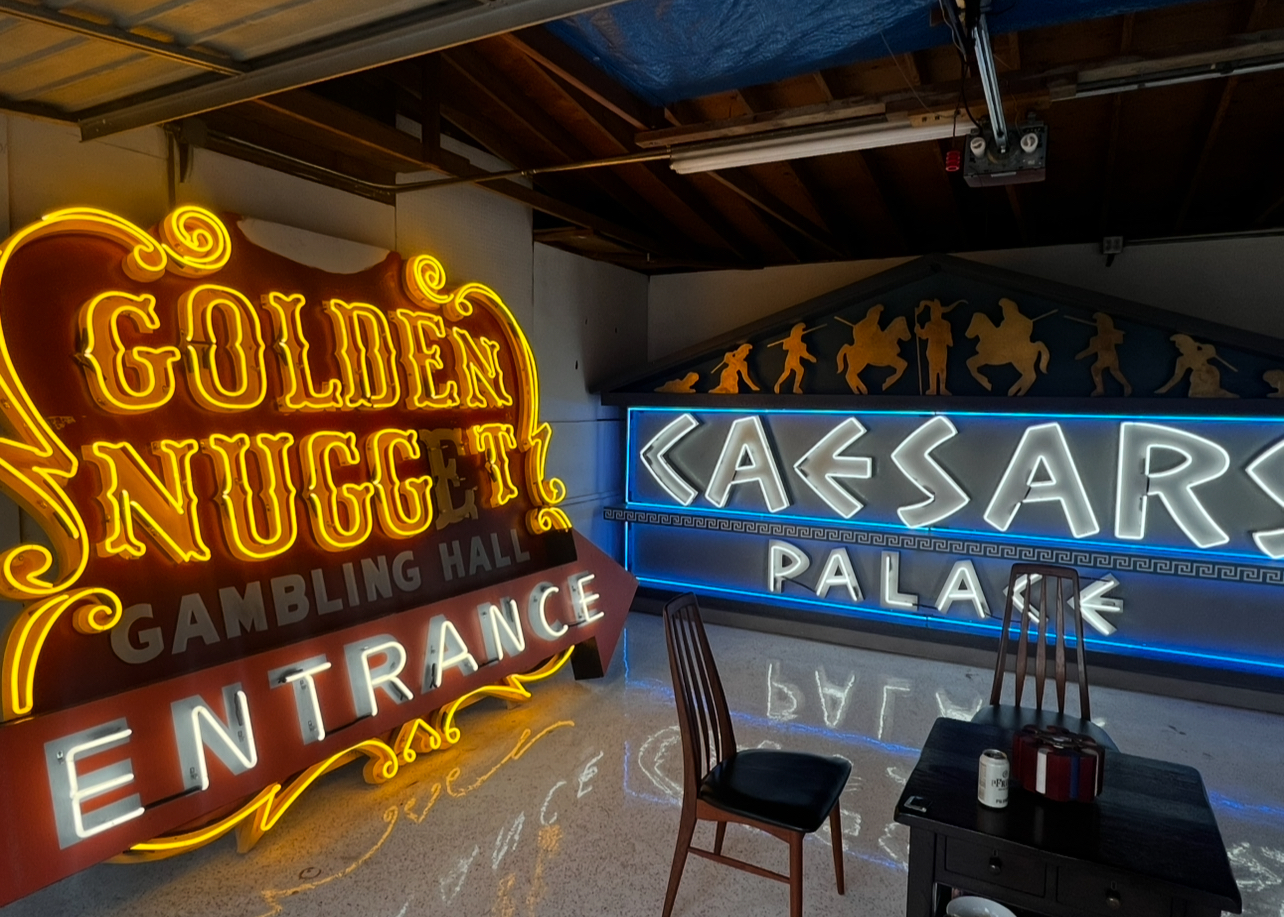 Jimmy Kimmel’s Vegas Replica Signs — photo 13