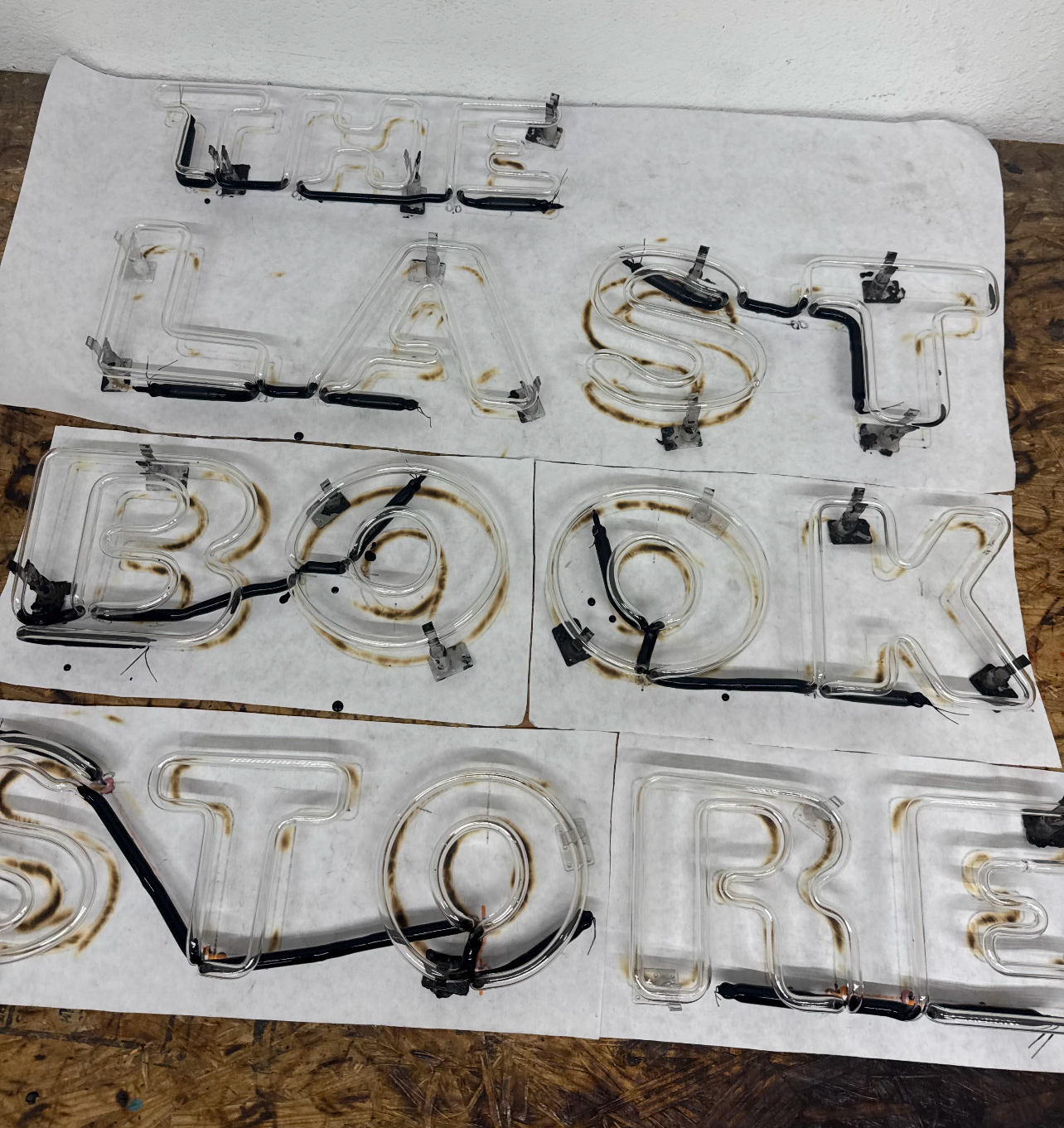 Last Book Store Vintage Sign Recreation — photo 2