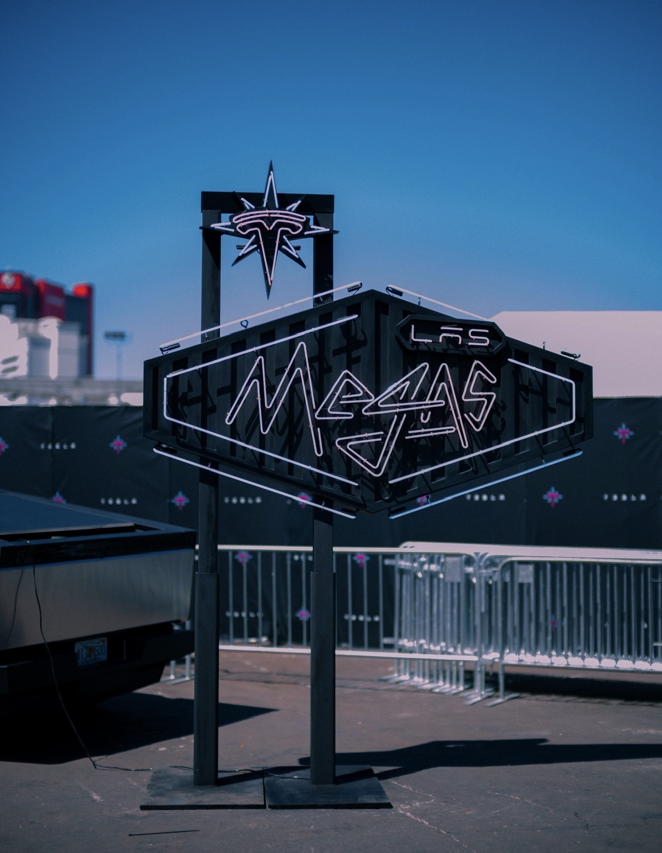 Las Megas Neon Sign — photo 2