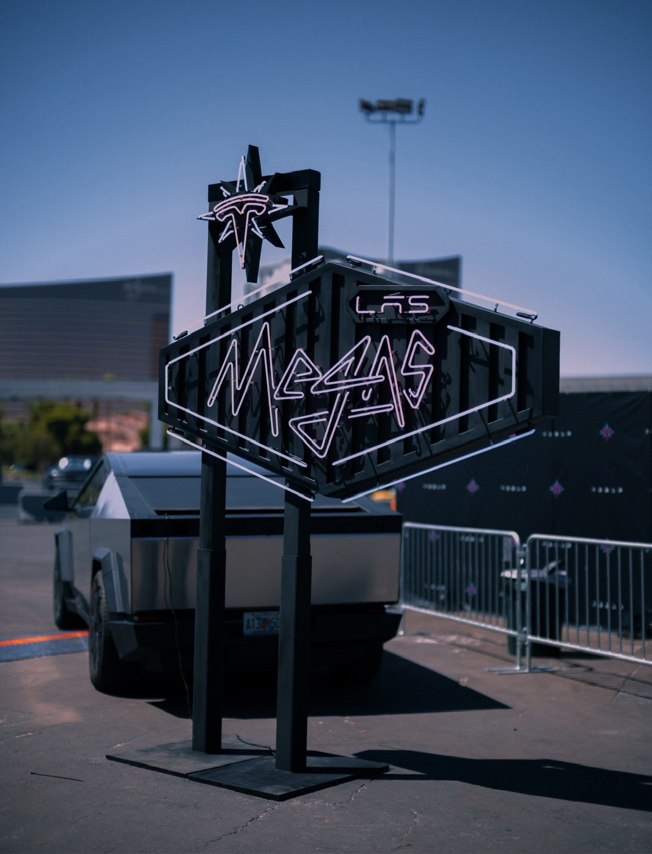 Las Megas Neon Sign — photo 3