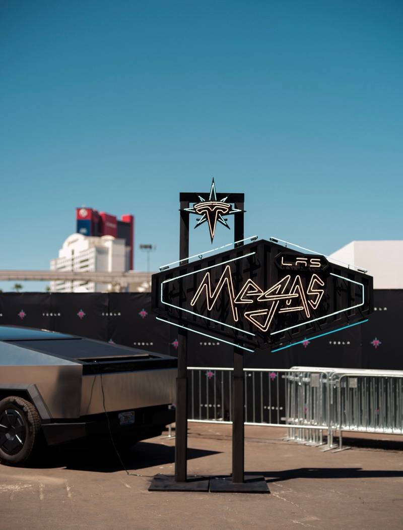 Las Megas Neon Sign — photo 6