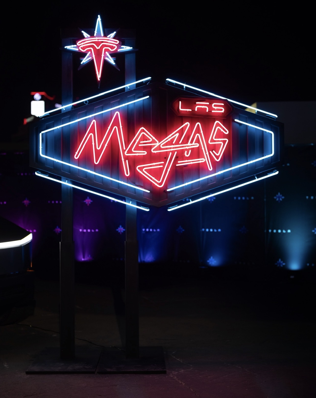 Las Megas Neon Sign — photo 8