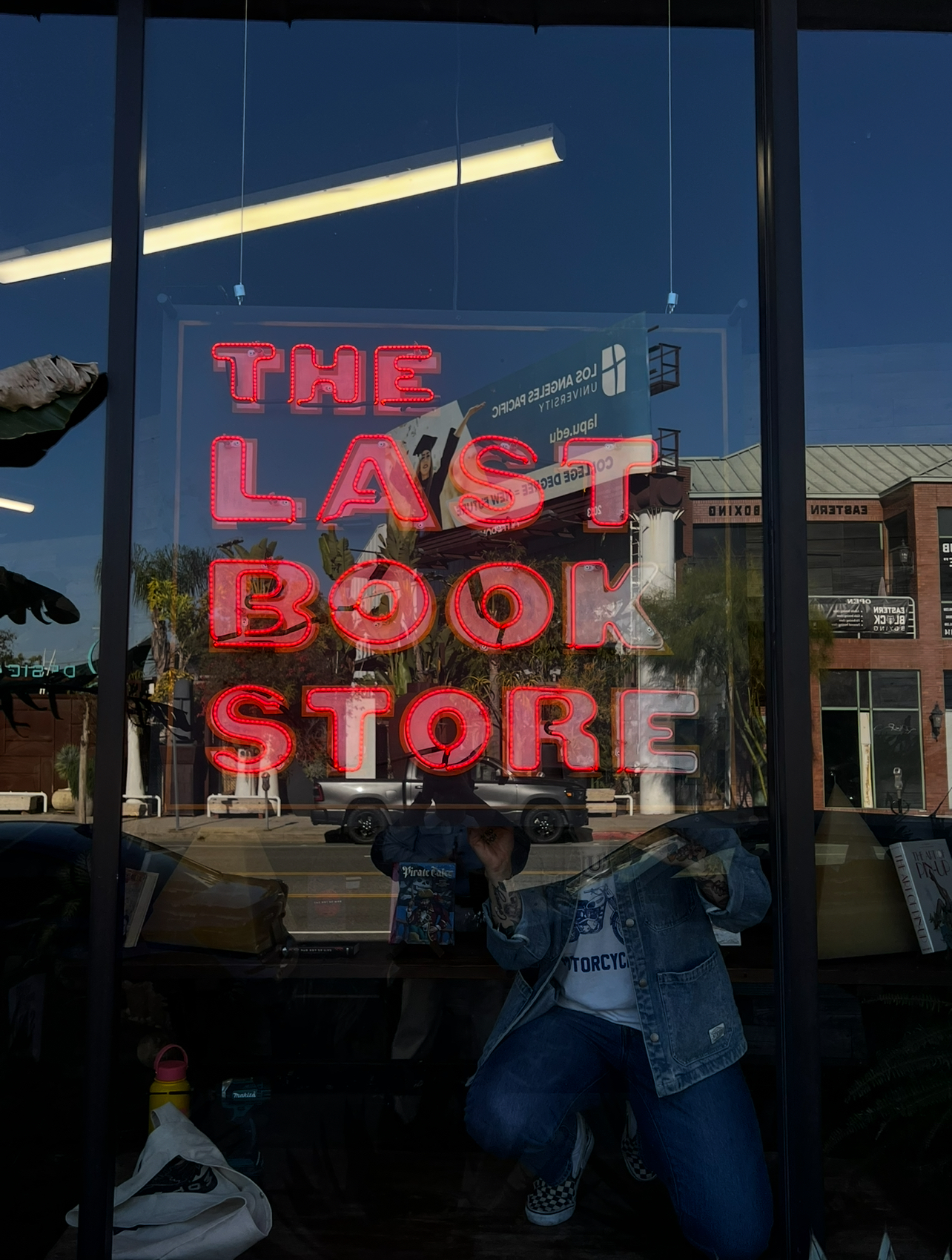 Business & Storefront Signs in Los Angeles by Neon Flamingo — example 2