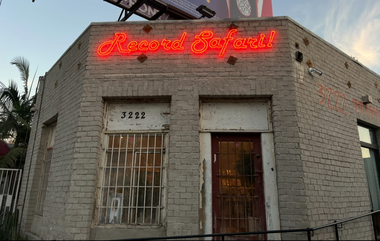 Business & Storefront Signs in Los Angeles by Neon Flamingo — example 5