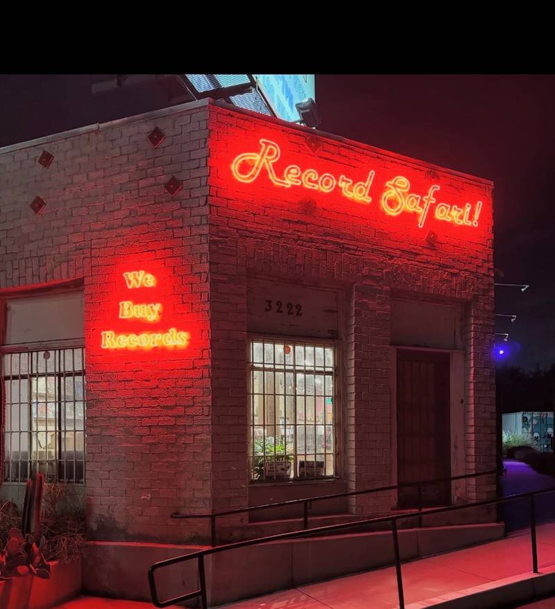 Exterior & Outdoor Neon Signs: Installation, Durability, and What to Know